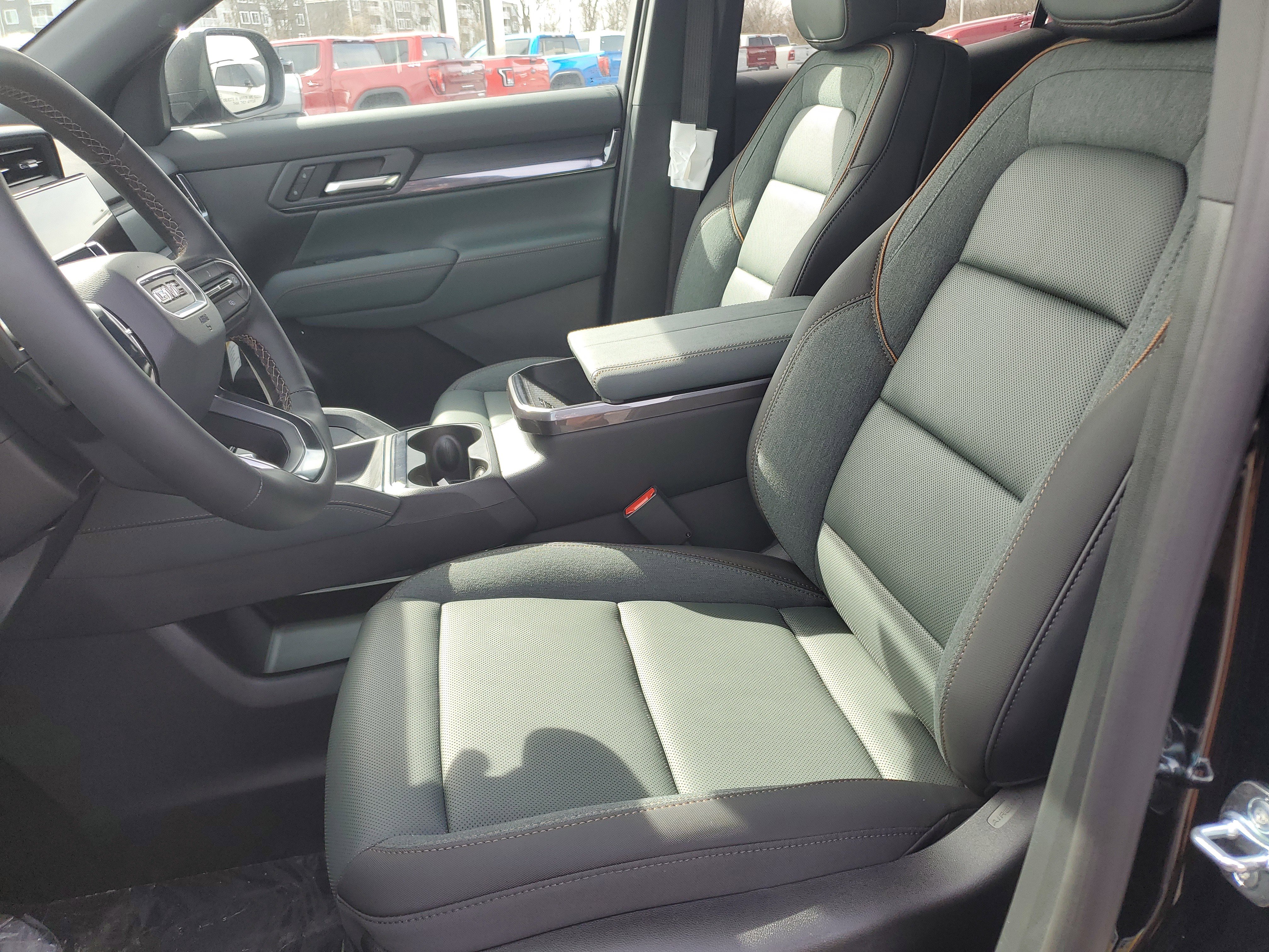 New 2026 GMC Terrain AT4 w/ Convenience Package III image 28