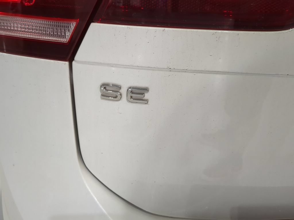 Used 2024 Volkswagen Tiguan SE R-Line AWD/4WD image 10