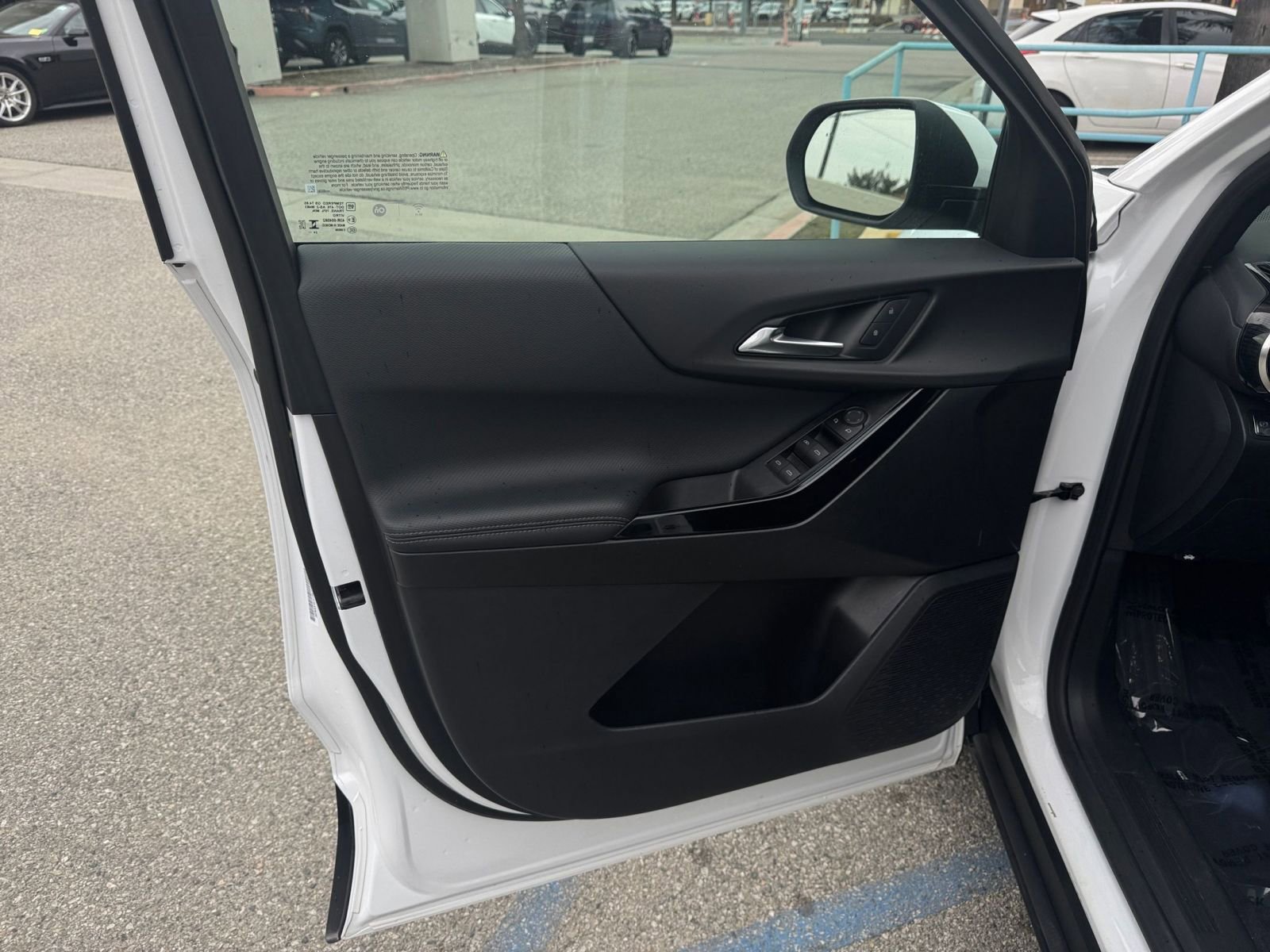 Used 2025 Chevrolet Equinox LT image 20