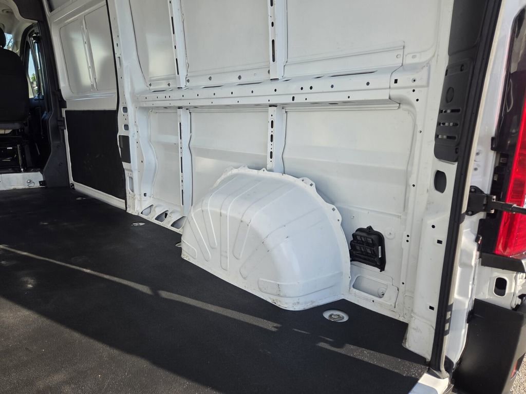 Used 2025 RAM ProMaster 2500 w/ Convenience Group FWD image 27
