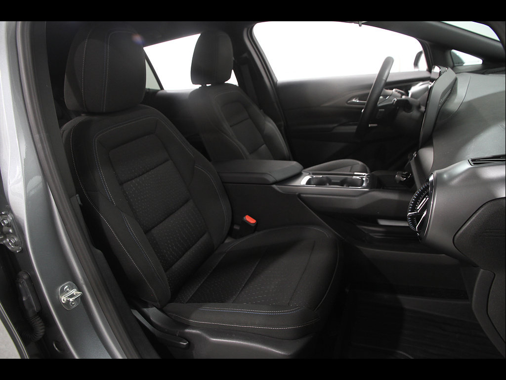 Used 2025 Chevrolet Equinox EV LT w/ Comfort Package FWD image 17