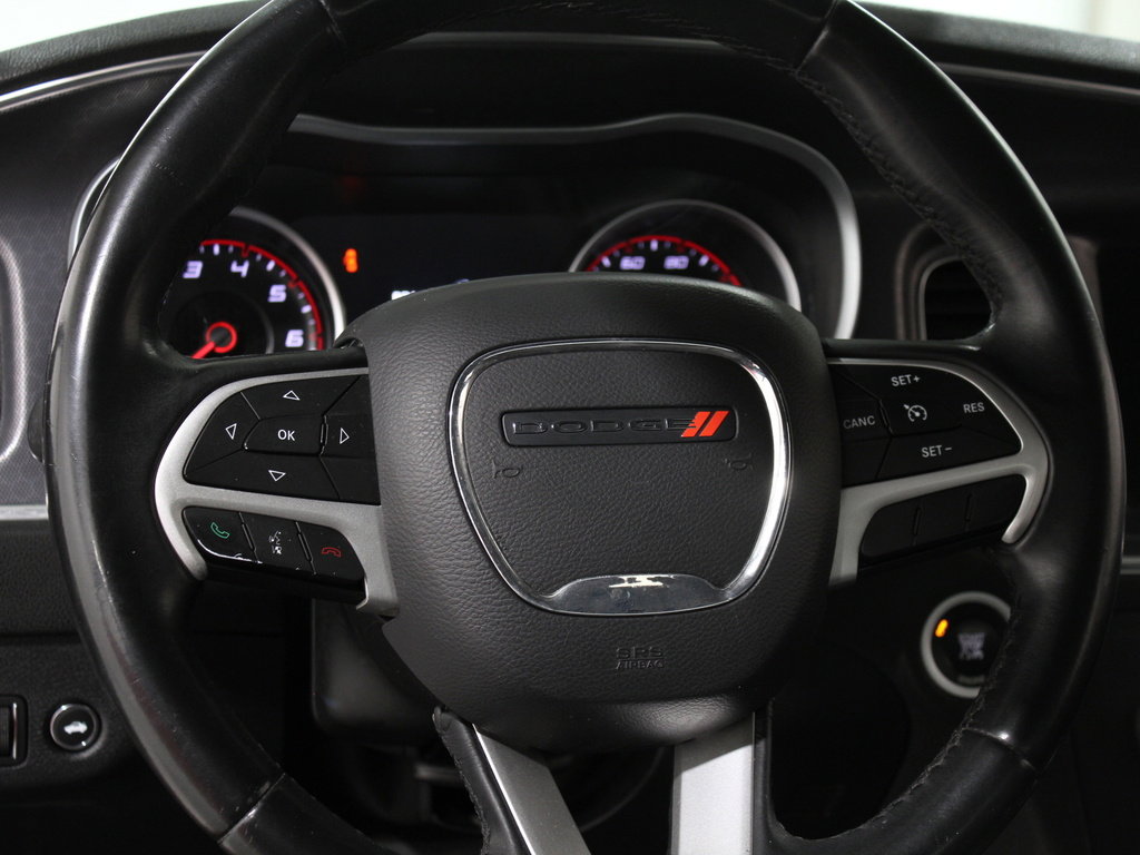 Used 2016 Dodge Charger SXT w/ Navigation & Travel Group image 7