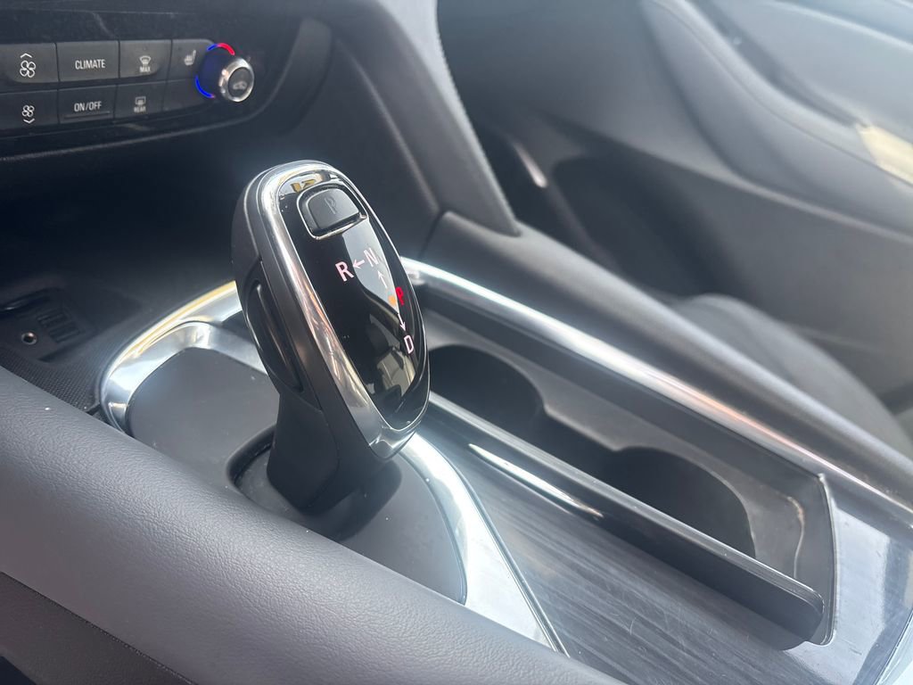 Used 2021 Buick Enclave Essence image 30