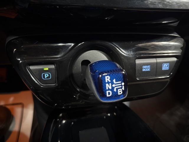 Used 2017 Toyota Prius Four w/ Advanced Technology Package image 12