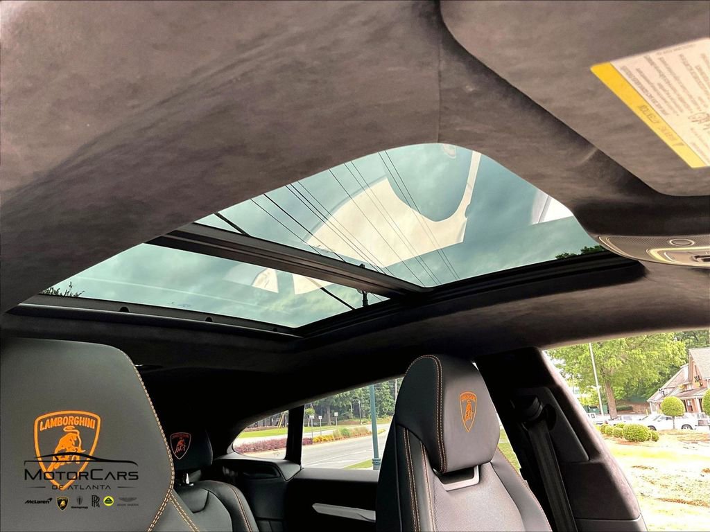 Used 2020 Lamborghini Urus AWD/4WD image 21