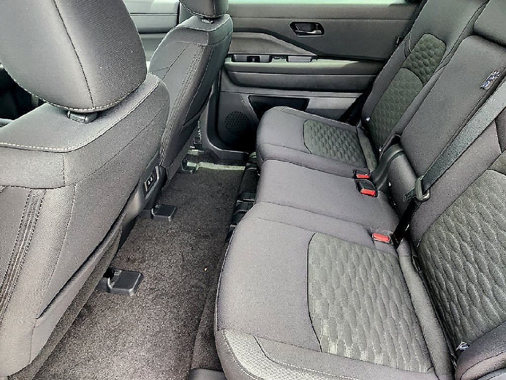 New 2026 Nissan Pathfinder SV FWD image 33