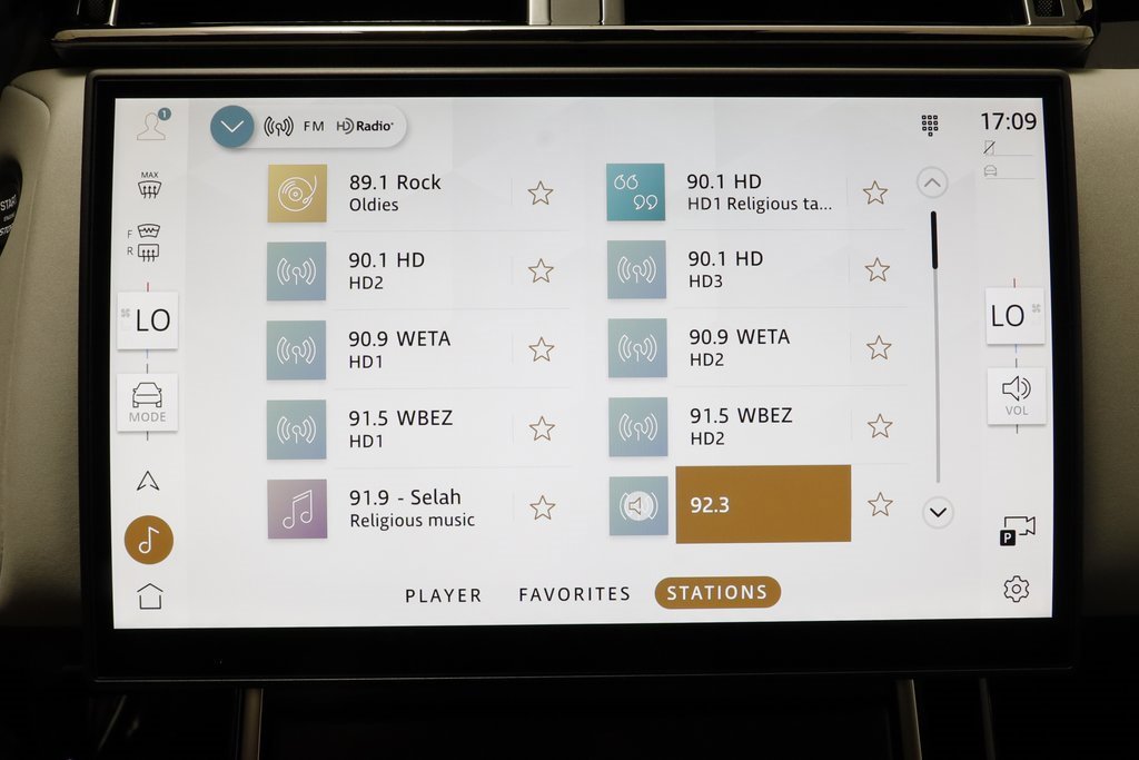 New 2026 Land Rover Range Rover Velar Dynamic SE image 9