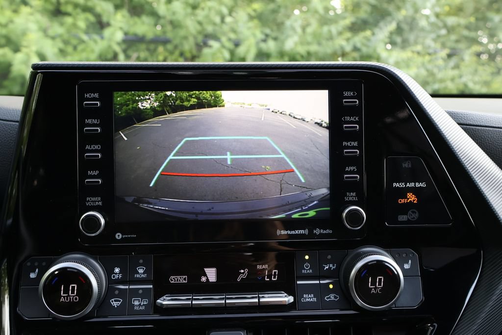 Used 2022 Toyota Highlander XSE FWD image 16