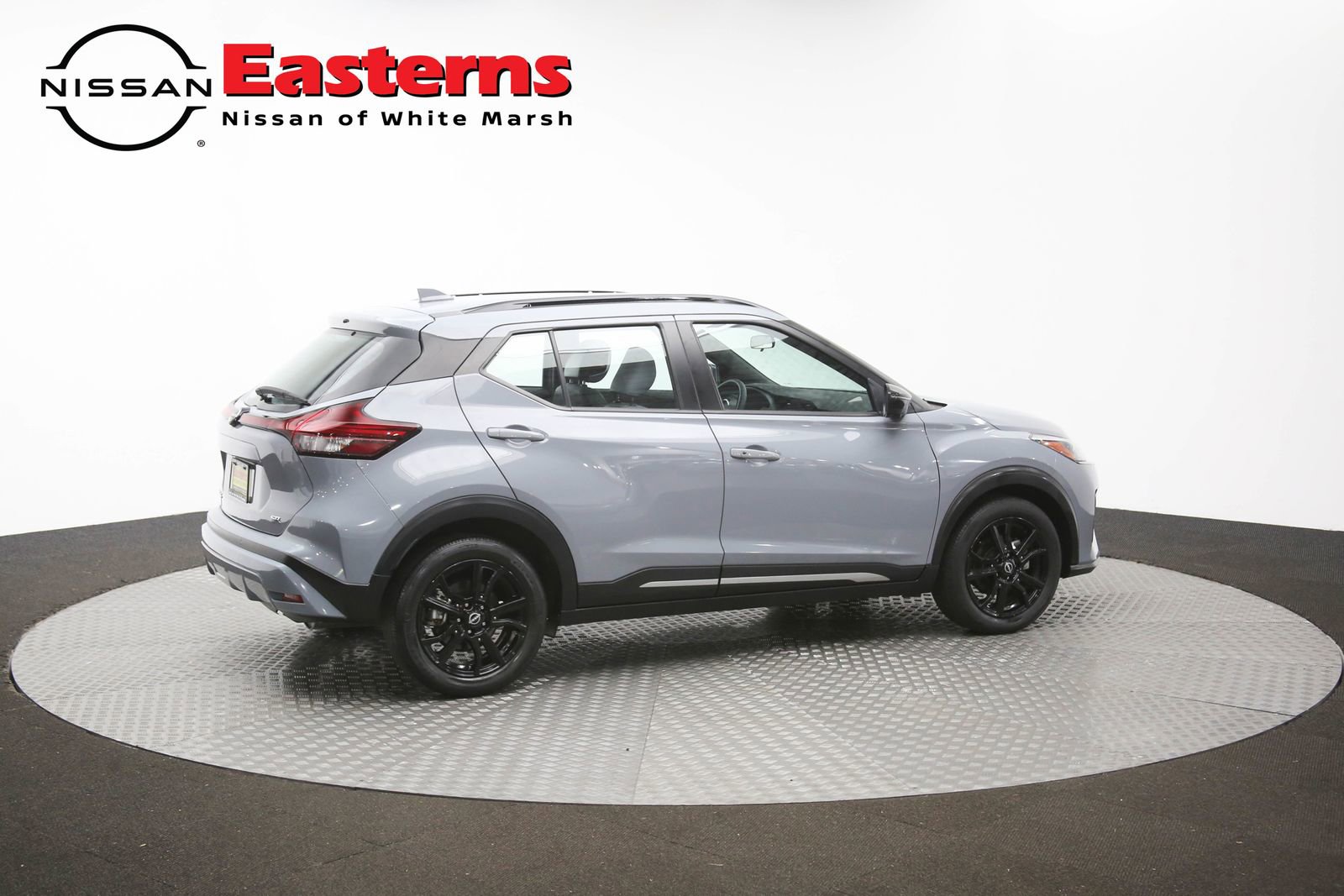 Used 2023 Nissan Kicks SR w/ SR Premium Package FWD image 42