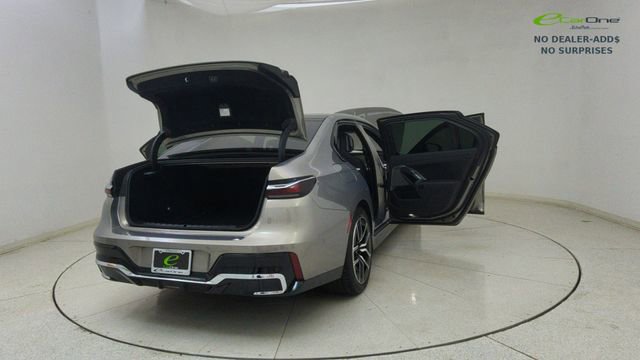 Used 2024 BMW i7 M70 w/ Executive Package image 74