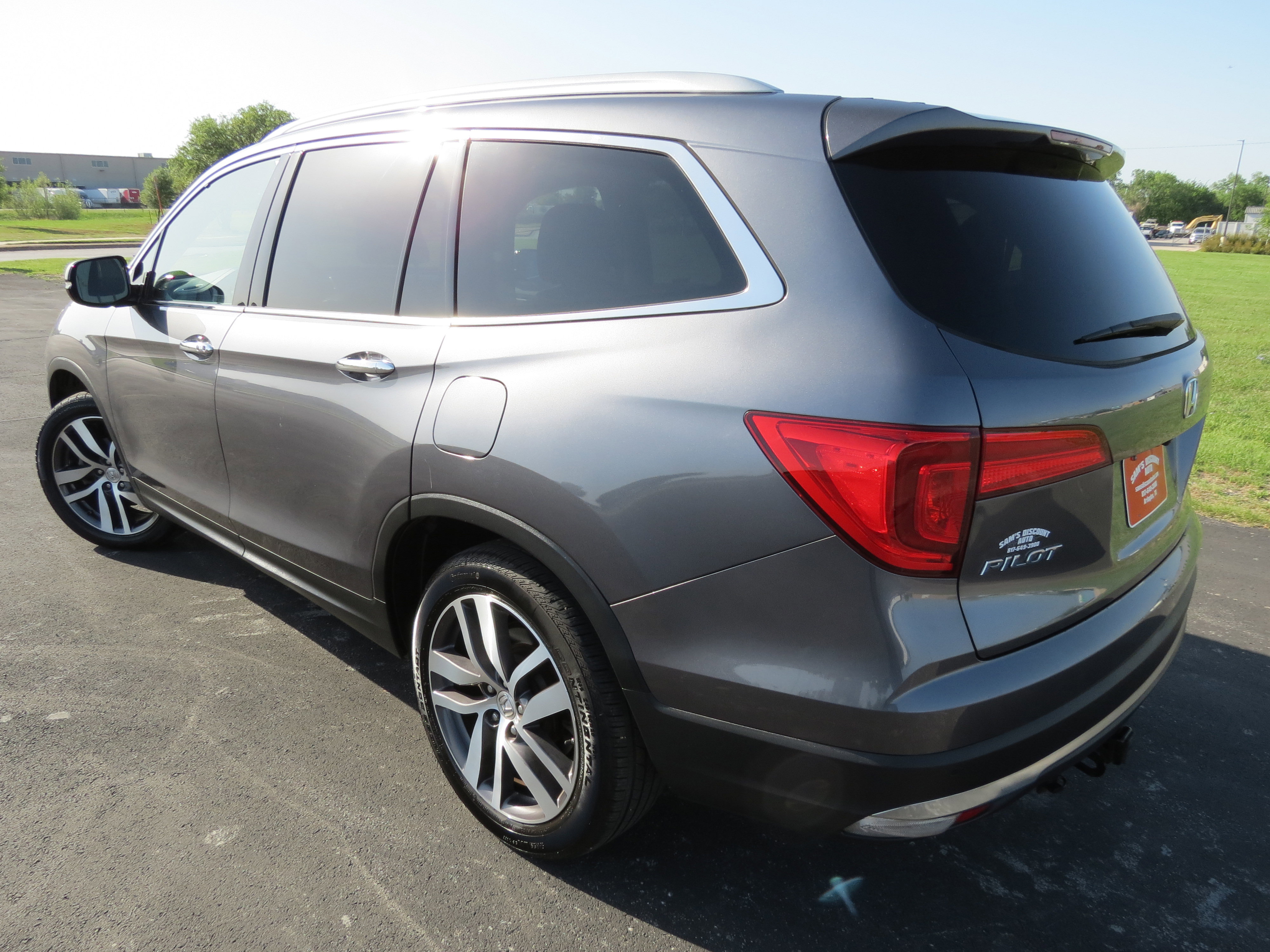 Used 2016 Honda Pilot Touring image 5