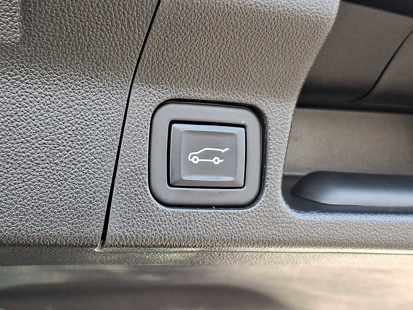 Certified 2023 GMC Acadia SLE w/ Driver Convenience Package image 33