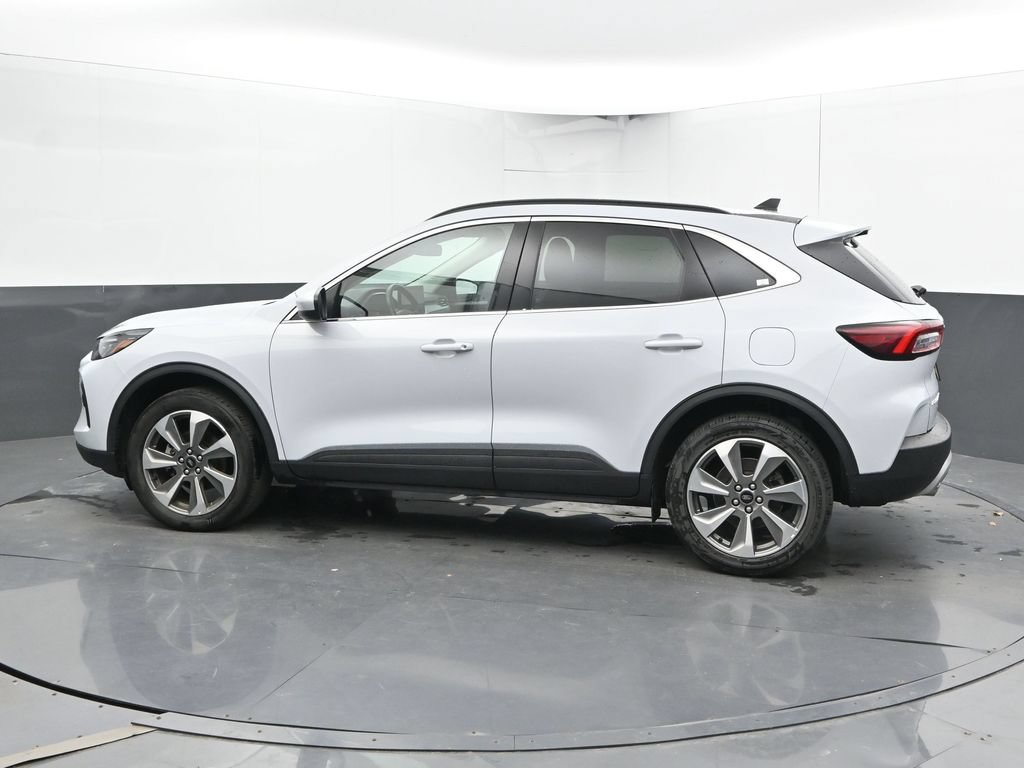 Used 2025 Ford Escape Platinum AWD/4WD image 9