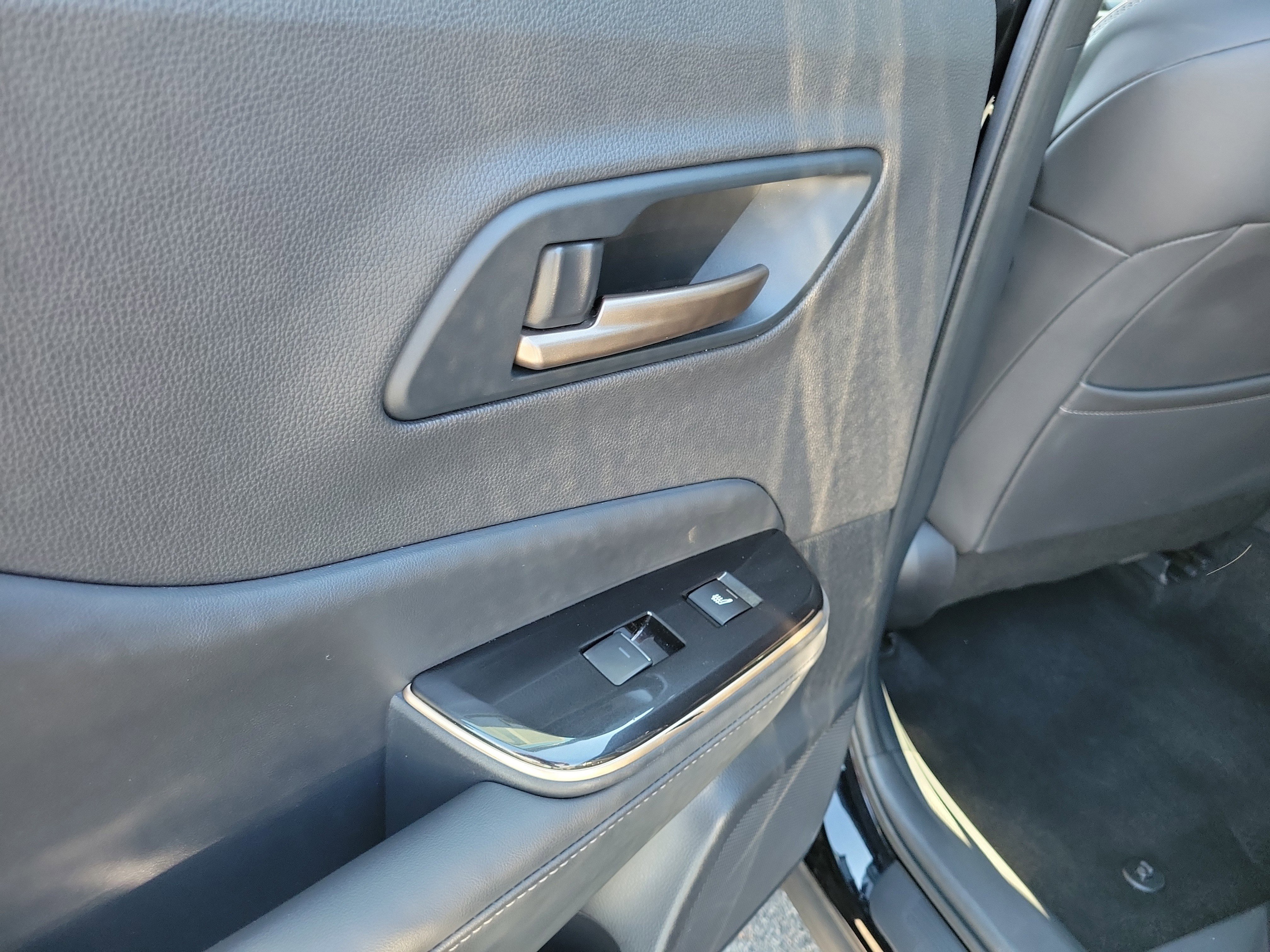 Used 2025 Toyota Crown AWD/4WD image 13