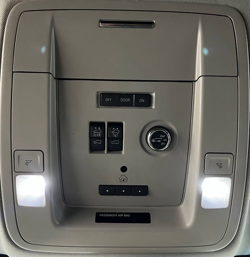Used 2017 GMC Yukon XL Denali w/ Open Road Package AWD/4WD image 41
