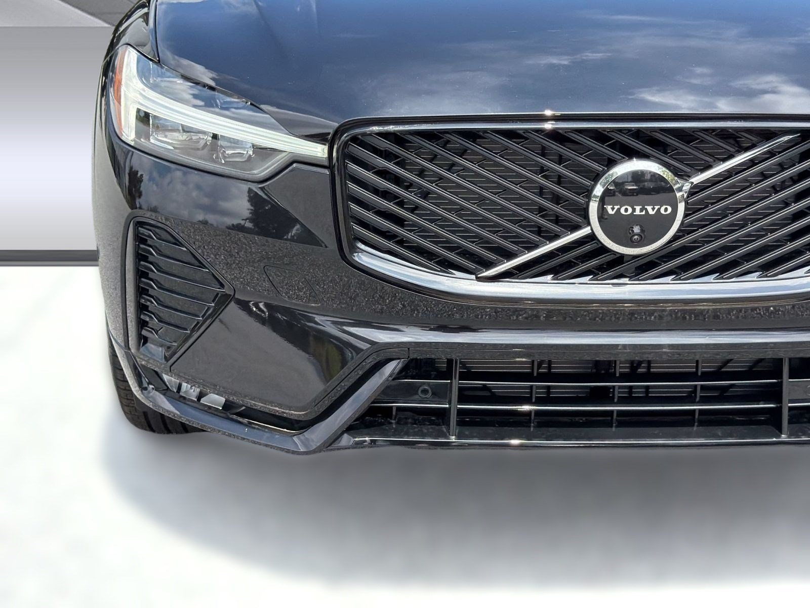 New 2026 Volvo XC60 B5 Plus AWD/4WD image 12