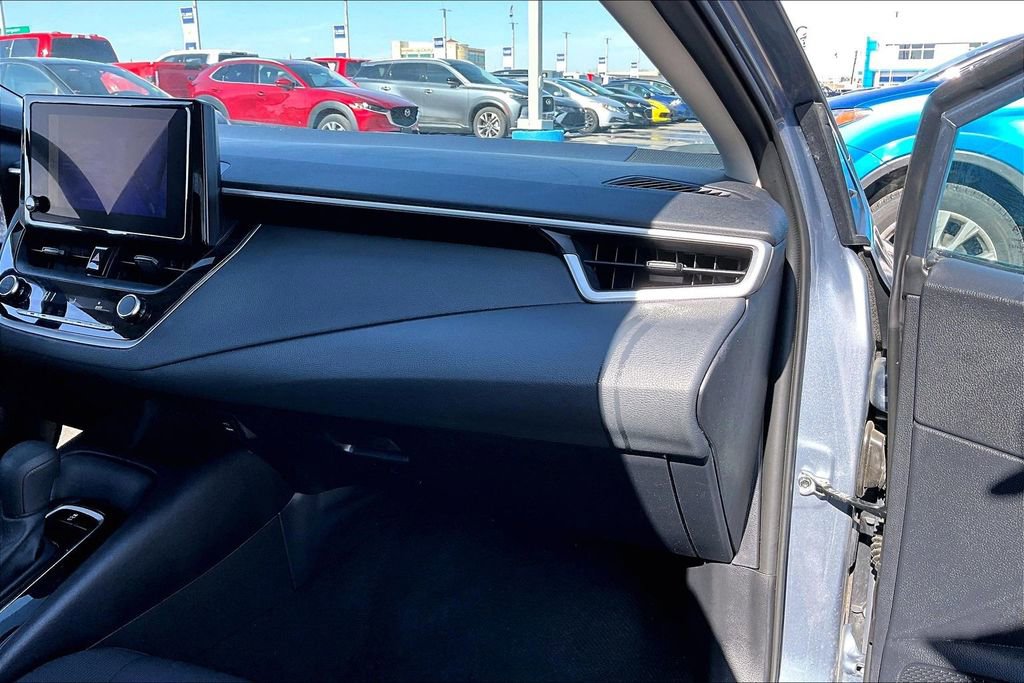 Used 2025 Toyota Corolla LE image 25