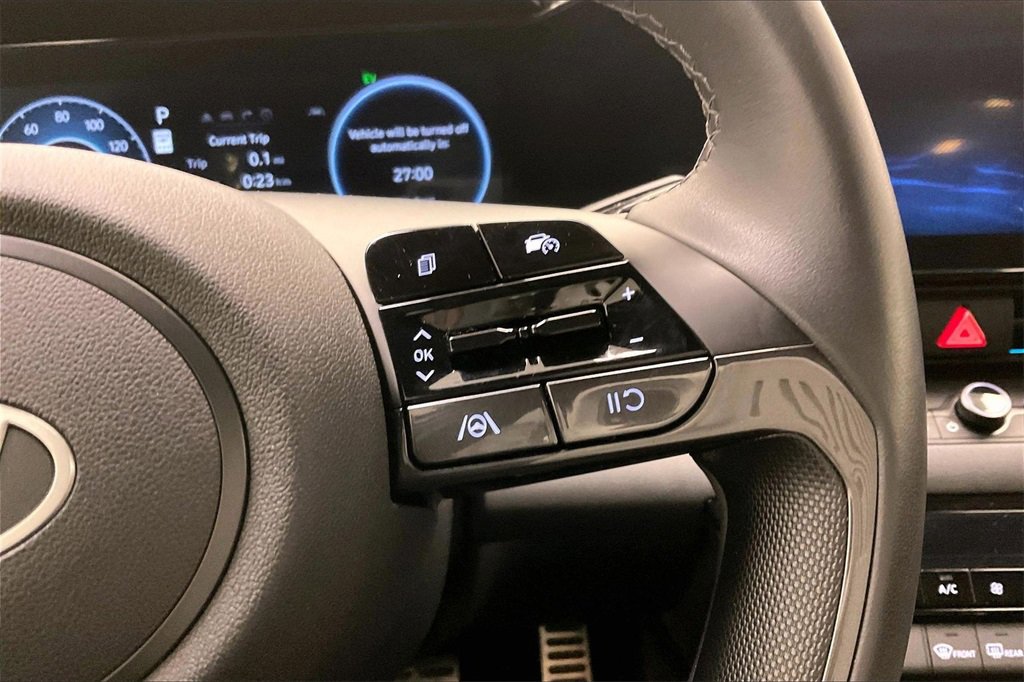 Certified 2025 Hyundai Elantra SEL image 19