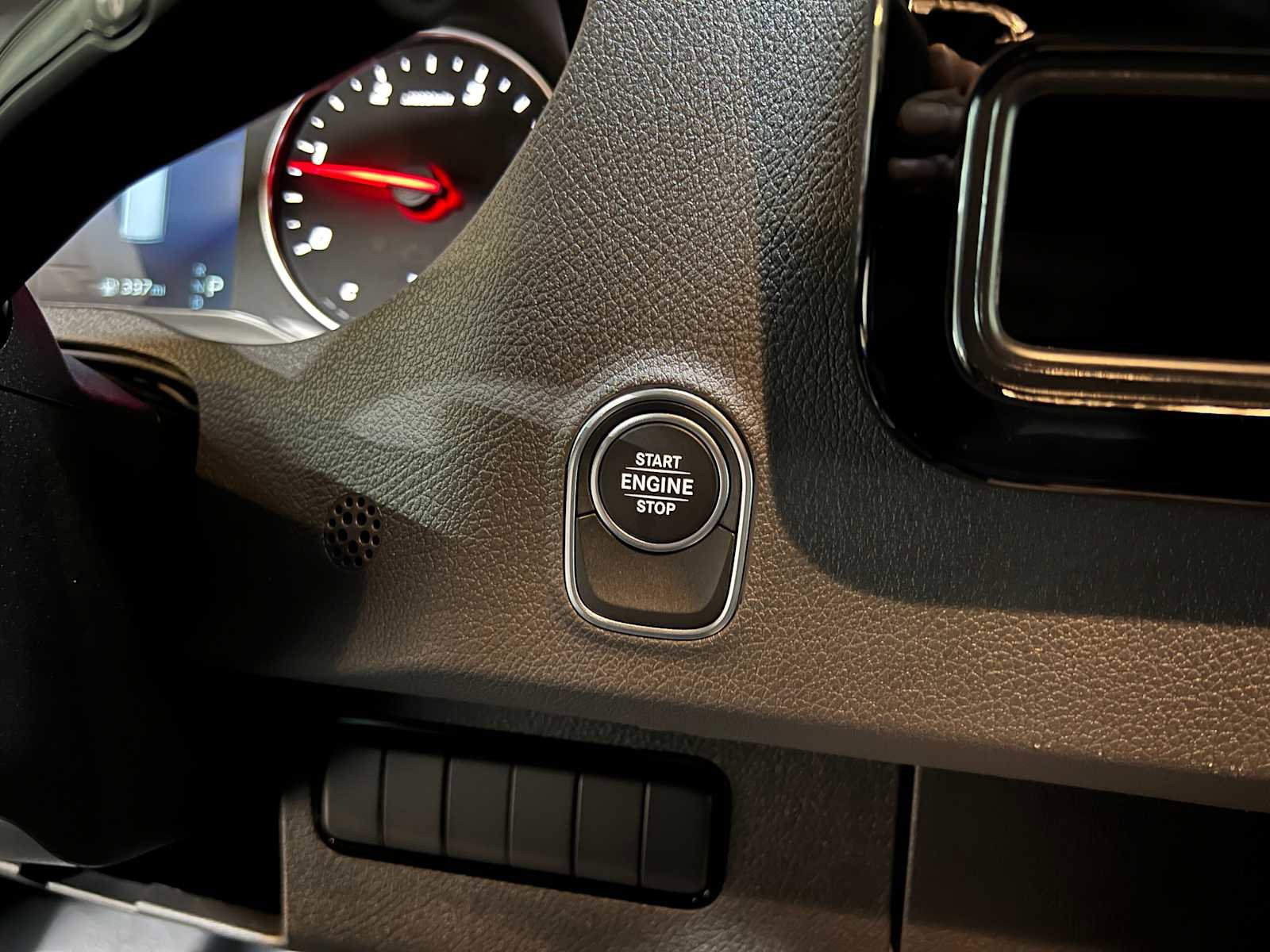 Used 2025 Mercedes-Benz Sprinter 2500 image 25