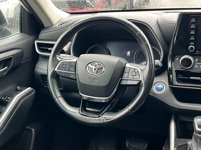 Used 2021 Toyota Highlander XLE AWD/4WD image 15