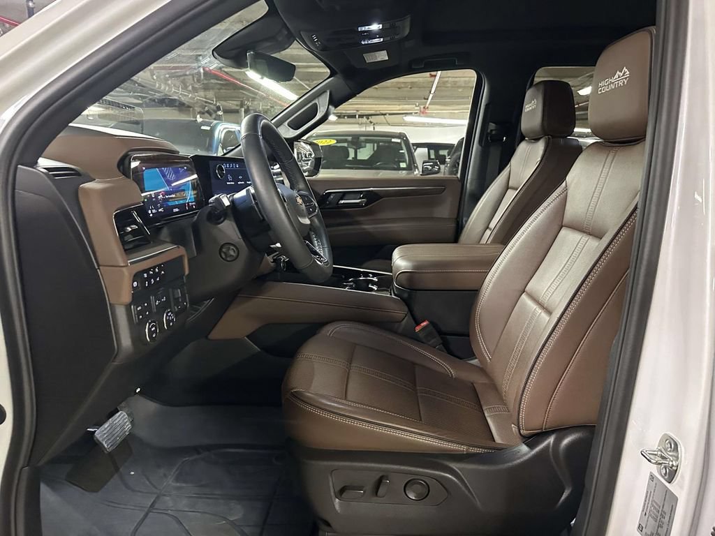 Certified 2025 Chevrolet Tahoe High Country AWD/4WD image 13