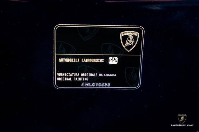 Used 2025 Lamborghini Urus SE AWD/4WD image 6