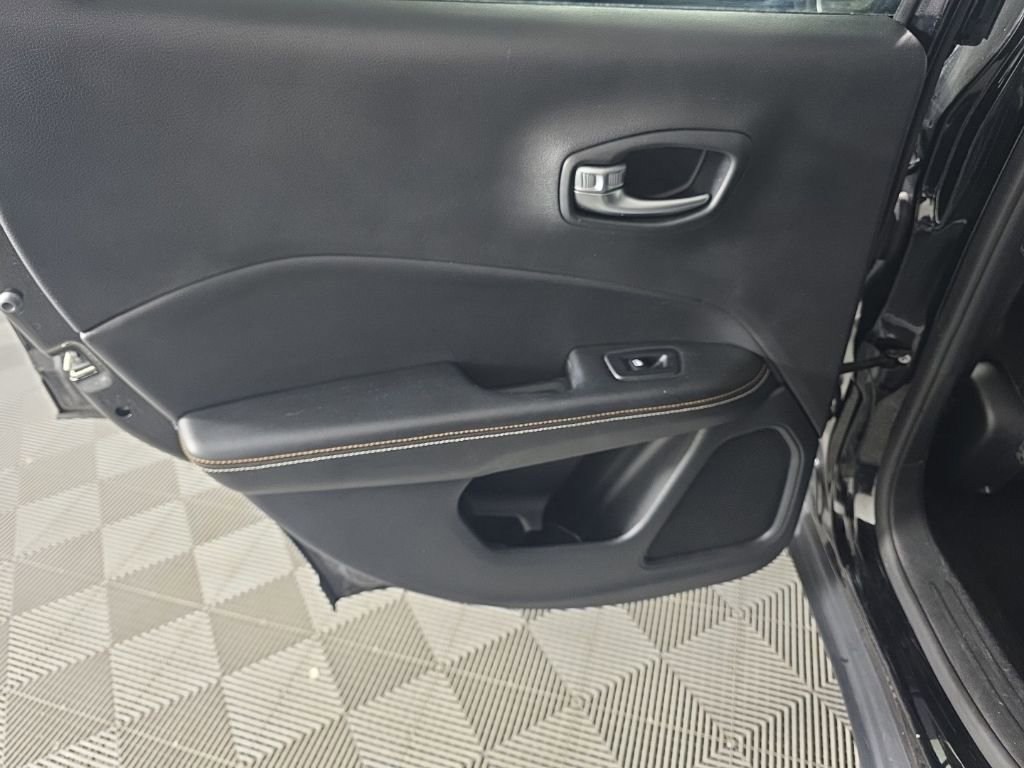 Used 2020 Jeep Compass Latitude AWD/4WD image 23