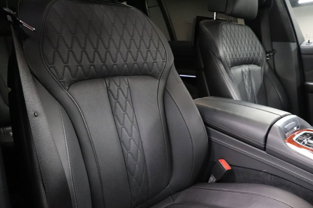 Used 2021 BMW ALPINA XB7 image 27