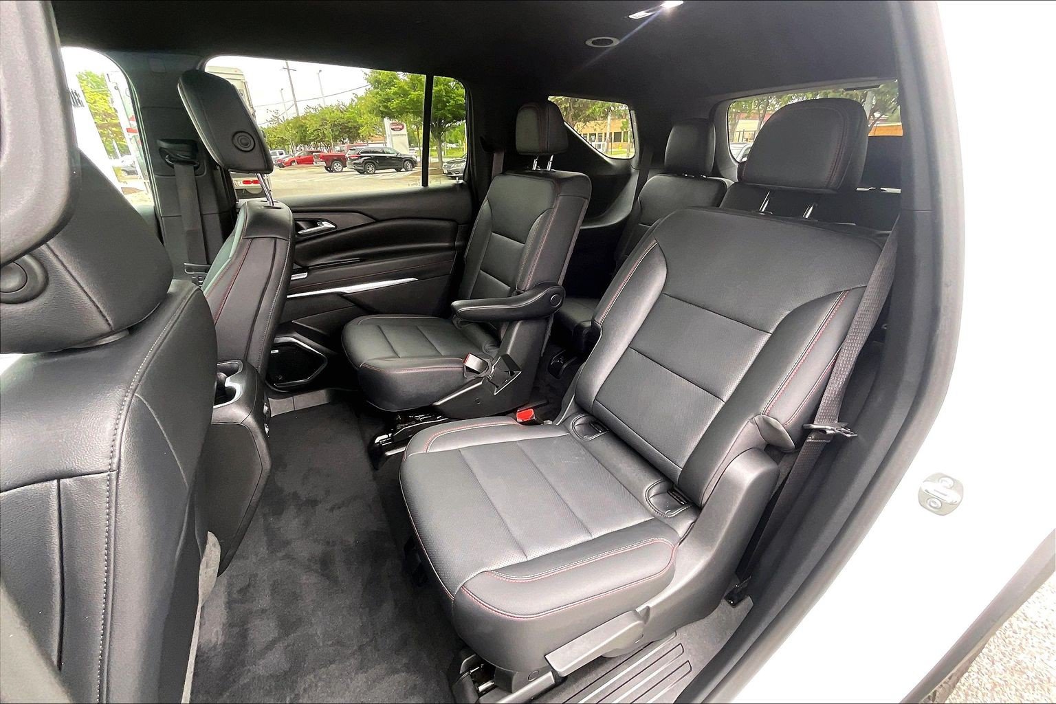 Used 2024 Chevrolet Traverse Z71 w/ Enhanced Driving Package AWD/4WD image 30