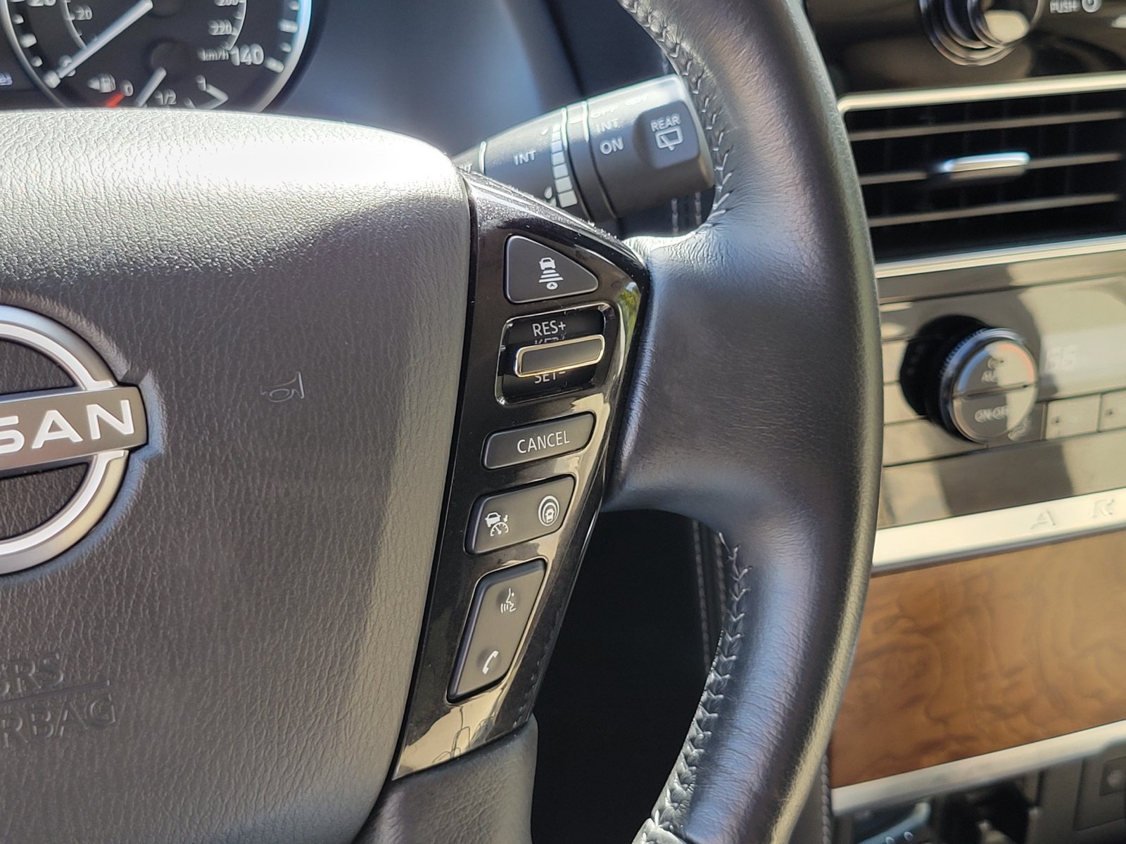 Used 2023 Nissan Armada SL w/ Captain's Chairs Package AWD/4WD image 19