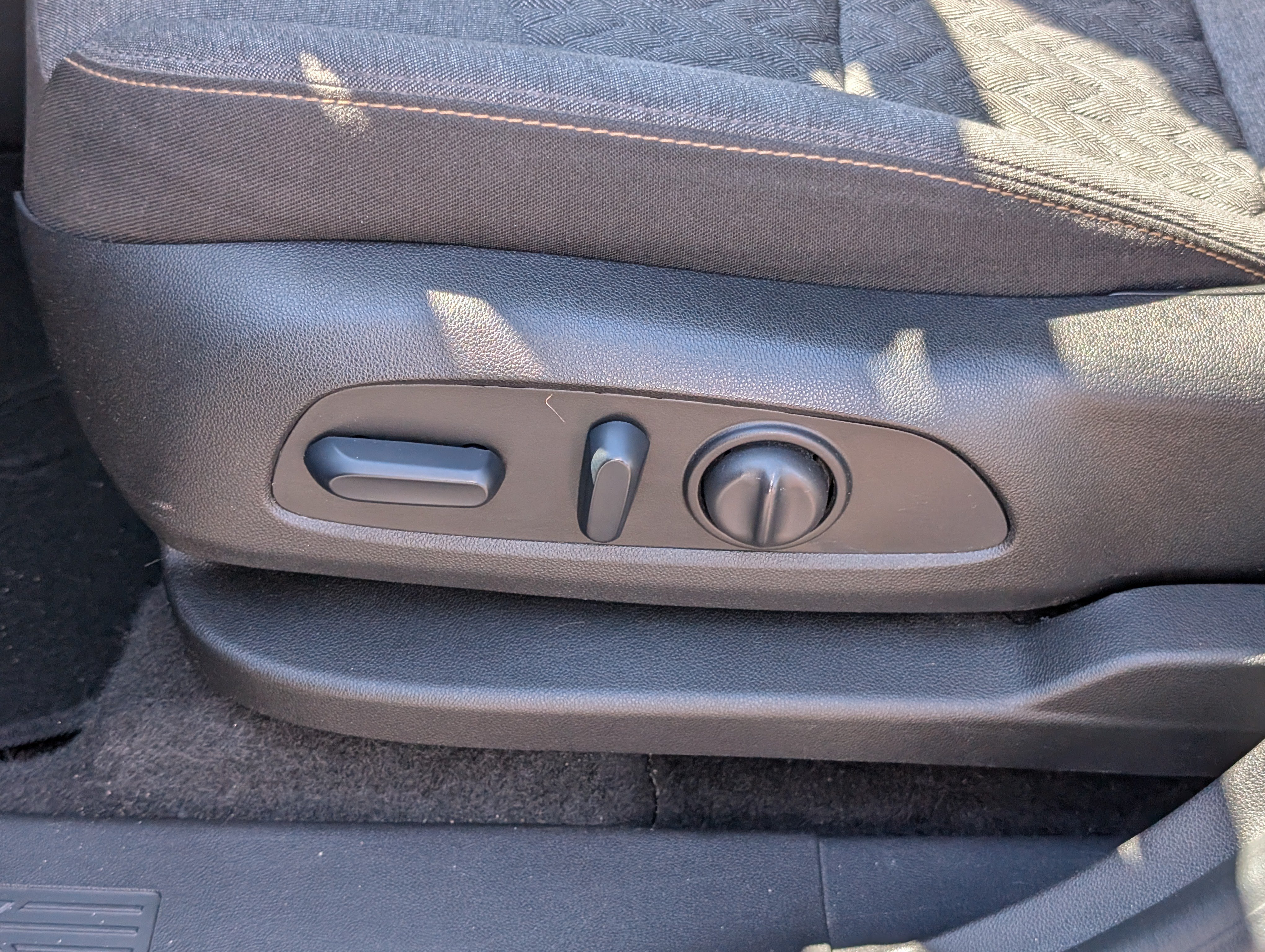 Used 2024 Chevrolet Equinox LT AWD/4WD image 15