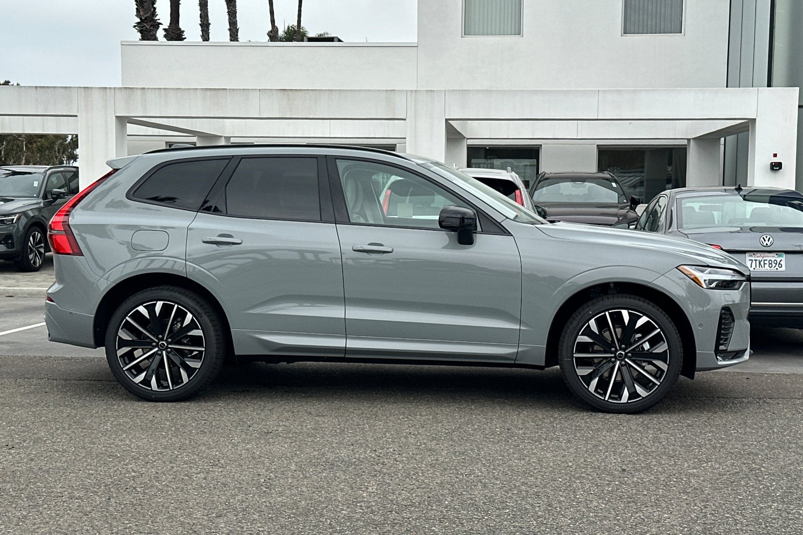 New 2026 Volvo XC60 B5 Ultra w/ Climate Package PRO AWD/4WD image 3