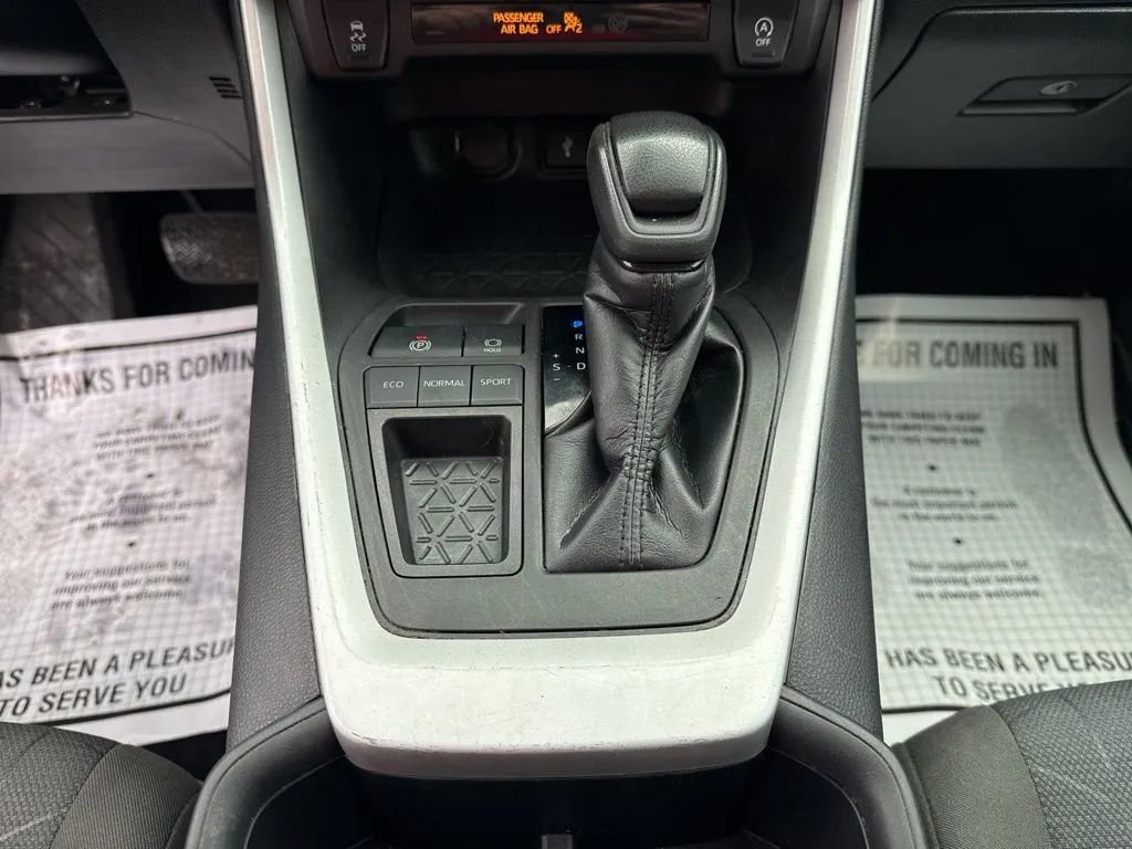 Used 2022 Toyota RAV4 XLE FWD image 33