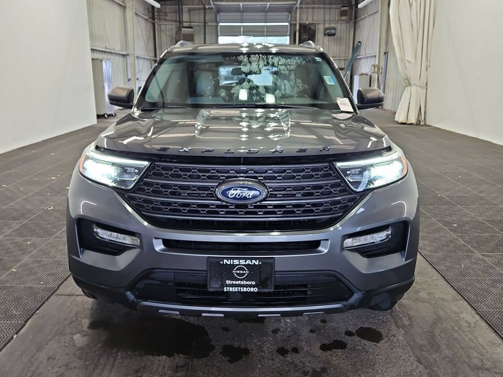 Used 2021 Ford Explorer XLT w/ Equipment Group 202A AWD/4WD image 3