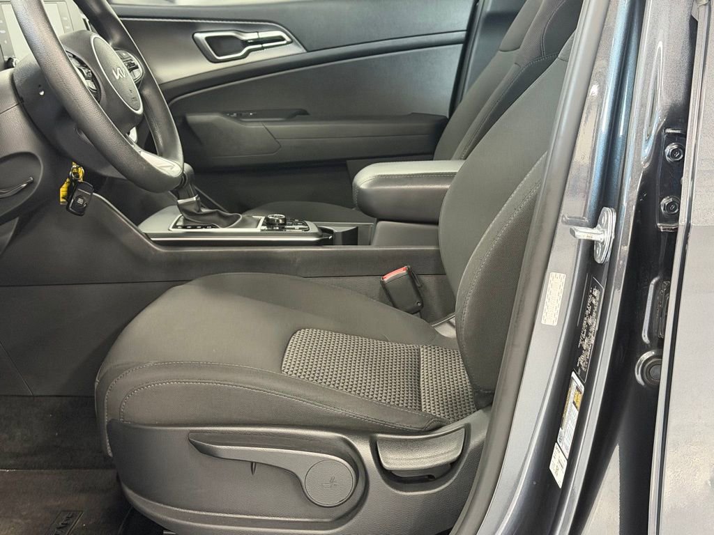 Used 2023 Kia Sportage LX image 13