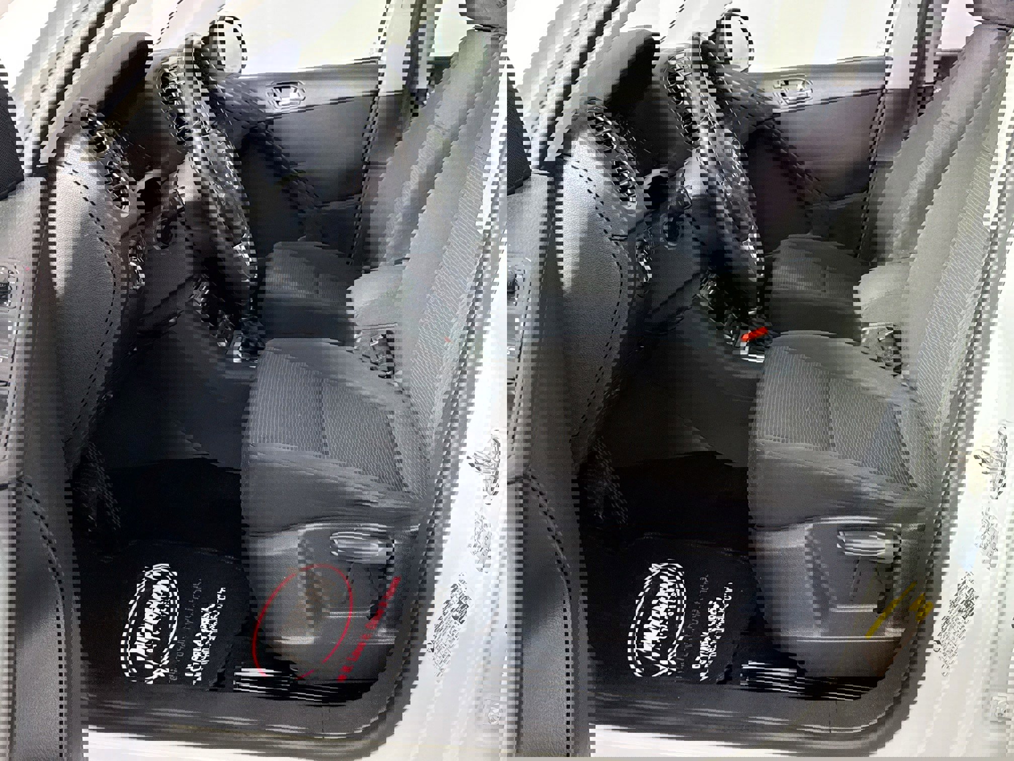 Used 2018 Volkswagen Tiguan Limited w/ Premium Package image 16