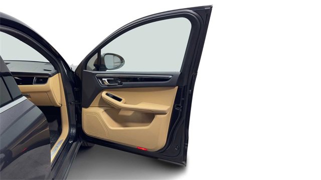 Used 2017 Porsche Macan S image 9