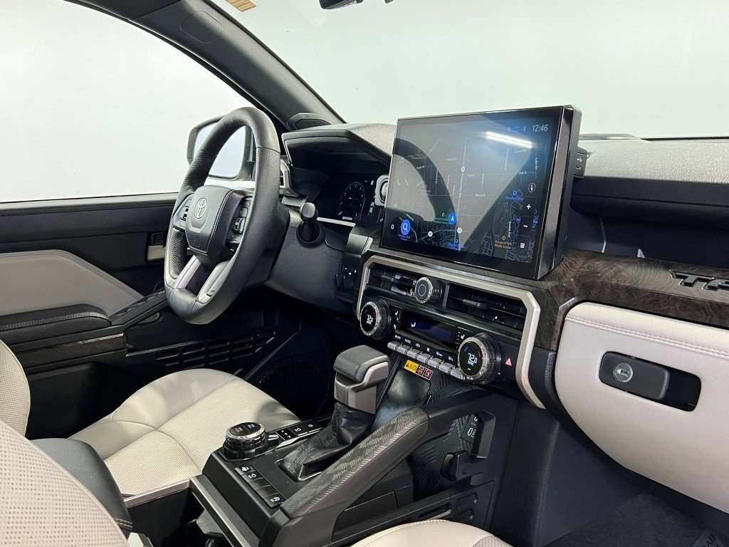 Used 2025 Toyota Tacoma Limited image 13