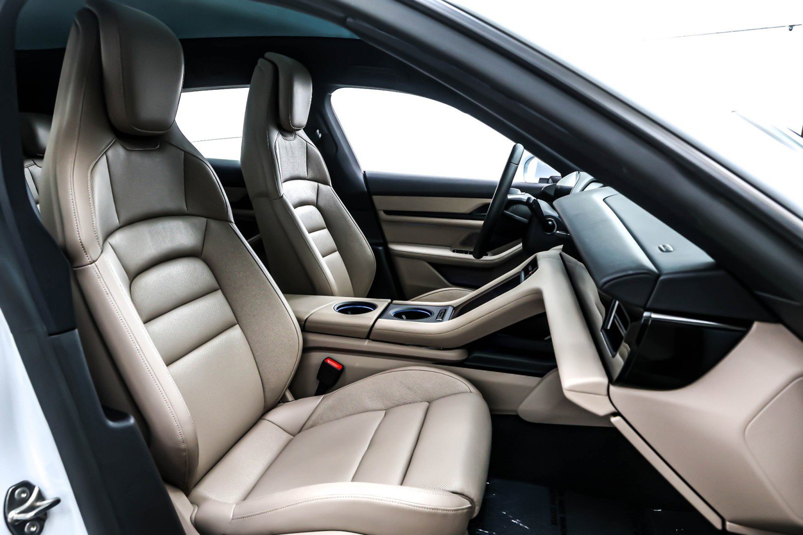 Used 2023 Porsche Taycan 4 Cross Turismo image 8