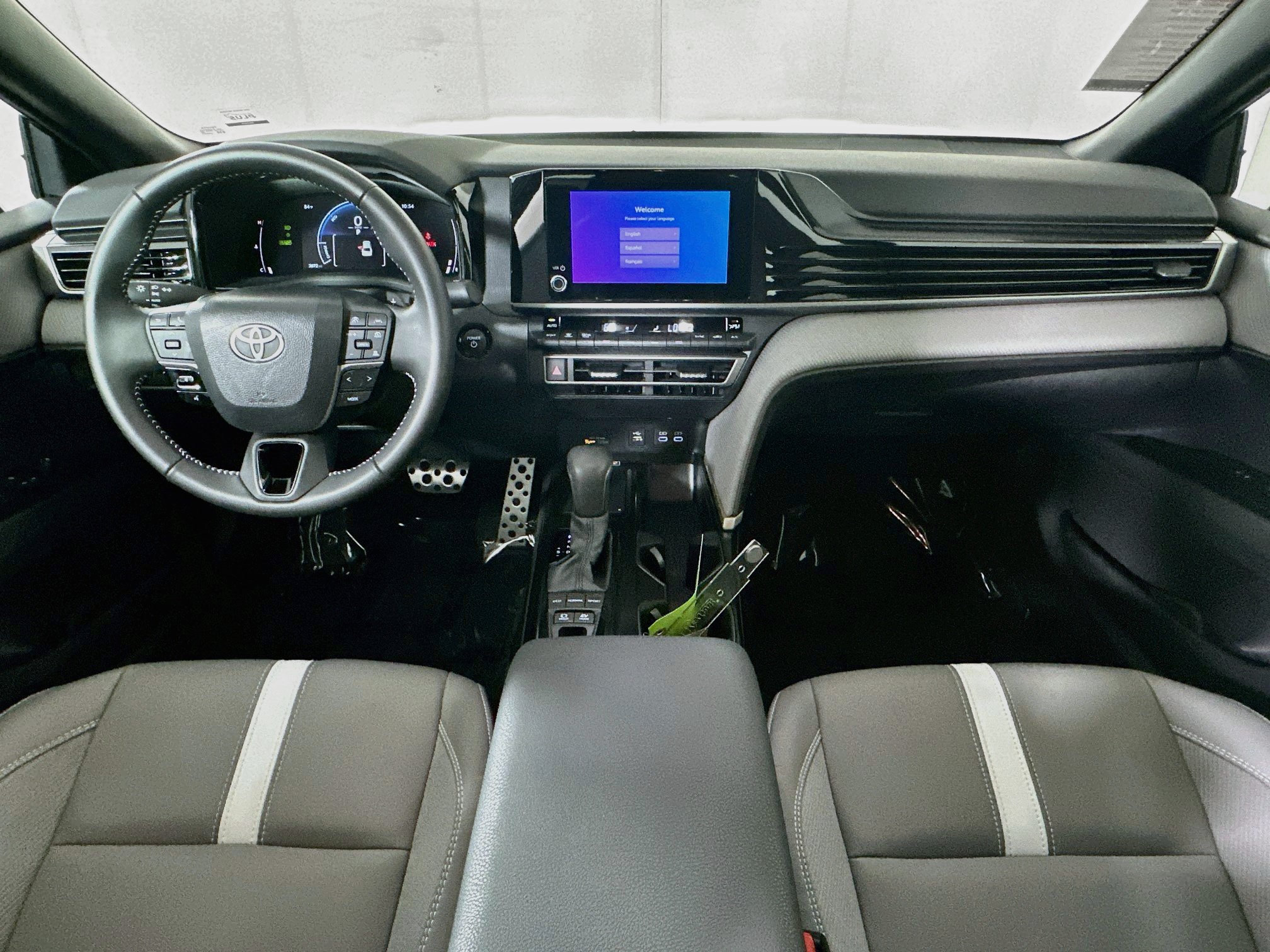 Used 2026 Toyota Camry SE FWD image 27