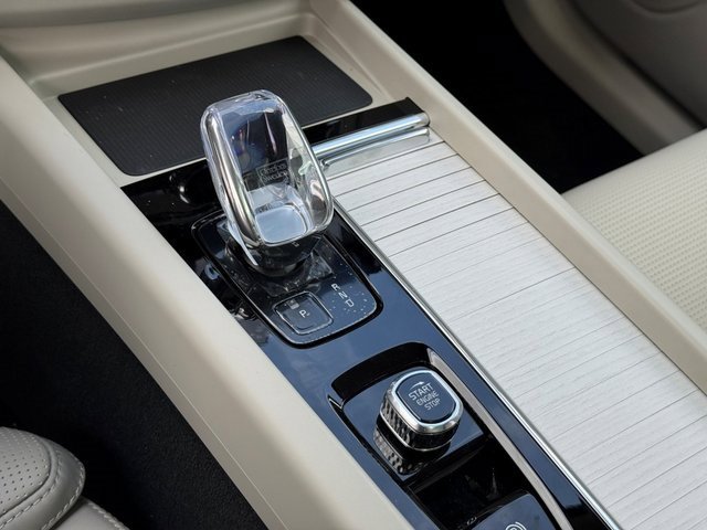 New 2026 Volvo XC60 T8 Ultra w/ Climate Package image 21
