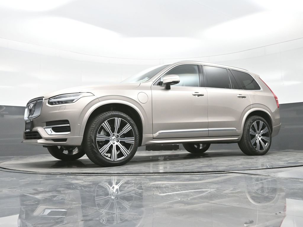 Used 2025 Volvo XC90 T8 Plus w/ Protection Package Premier image 21