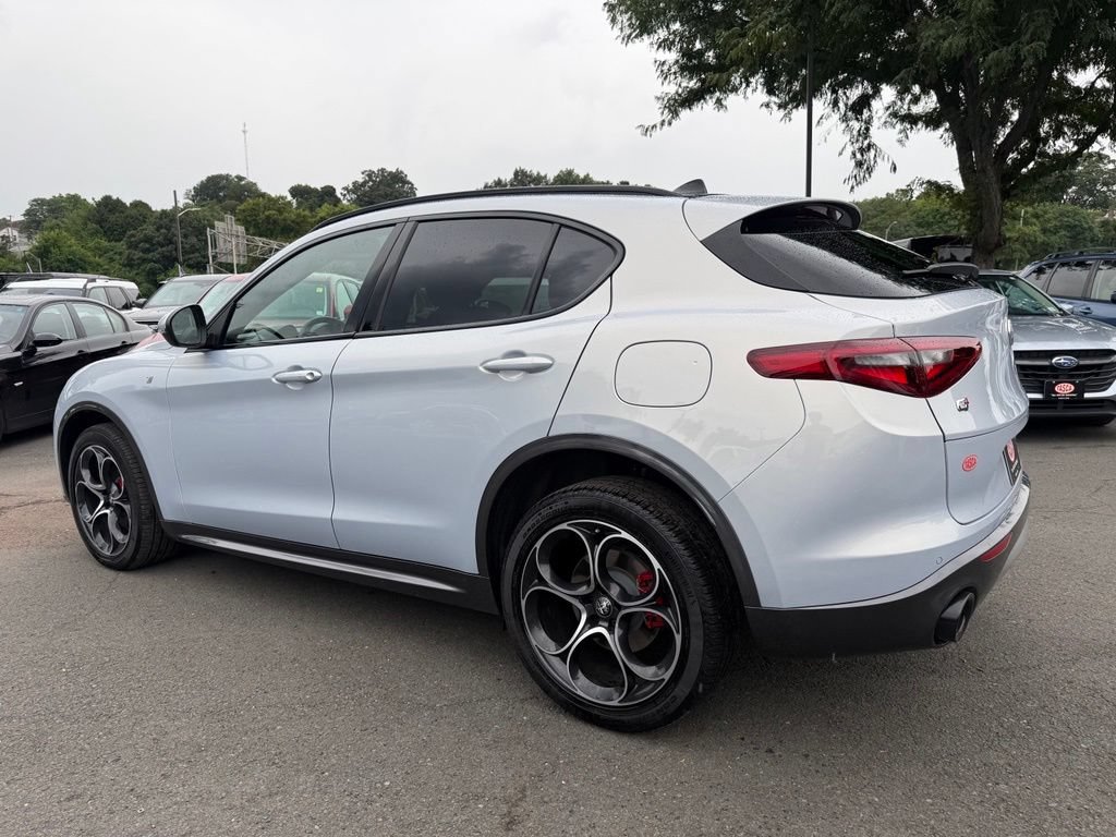 Used 2023 Alfa Romeo Stelvio Ti w/ Active Assist Plus Package AWD/4WD image 10