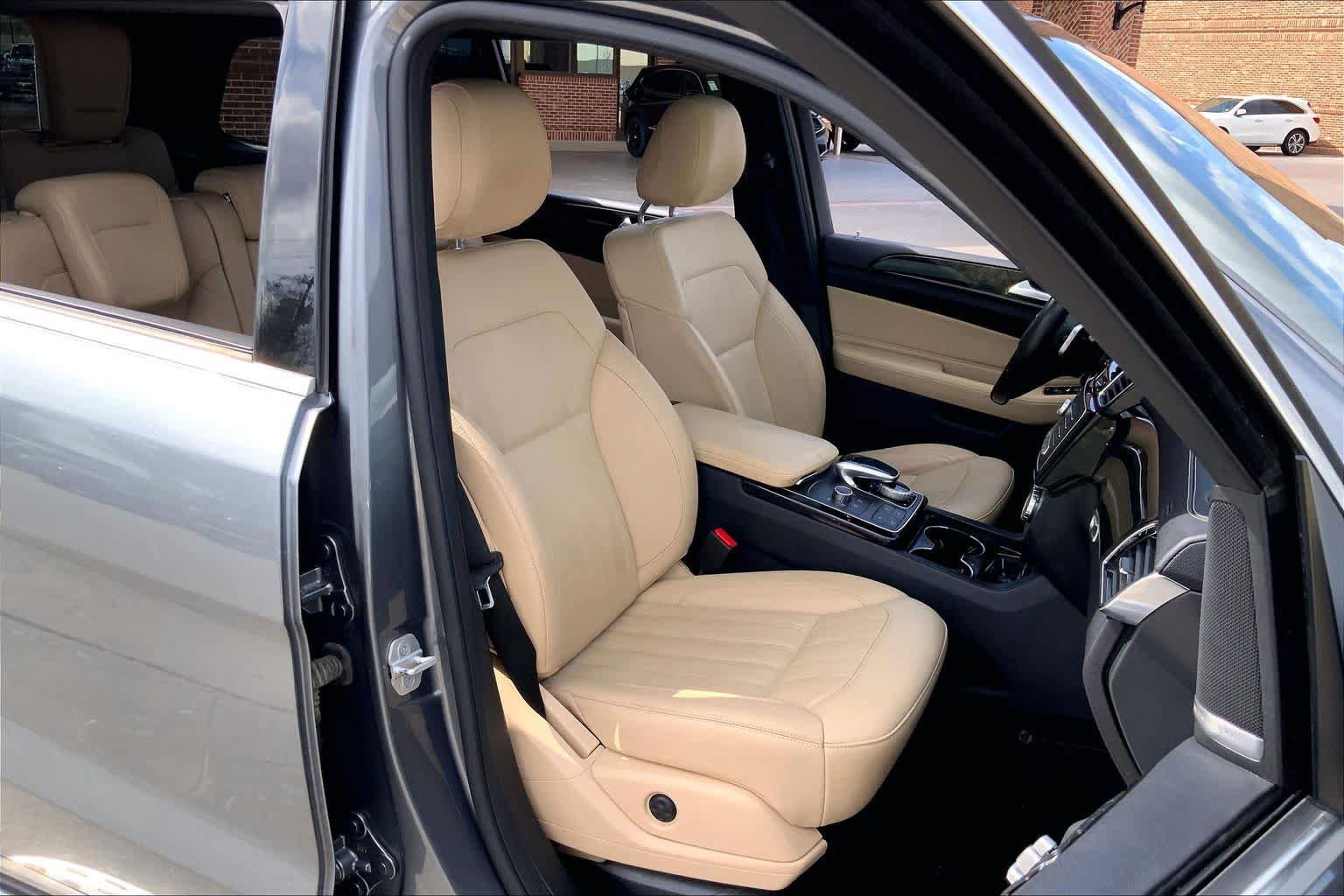 Used 2017 Mercedes-Benz GLS 450 4MATIC image 9