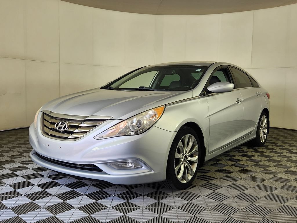 Used 2013 Hyundai Sonata SE w/ Navigation & Sunroof Pkg FWD video 3