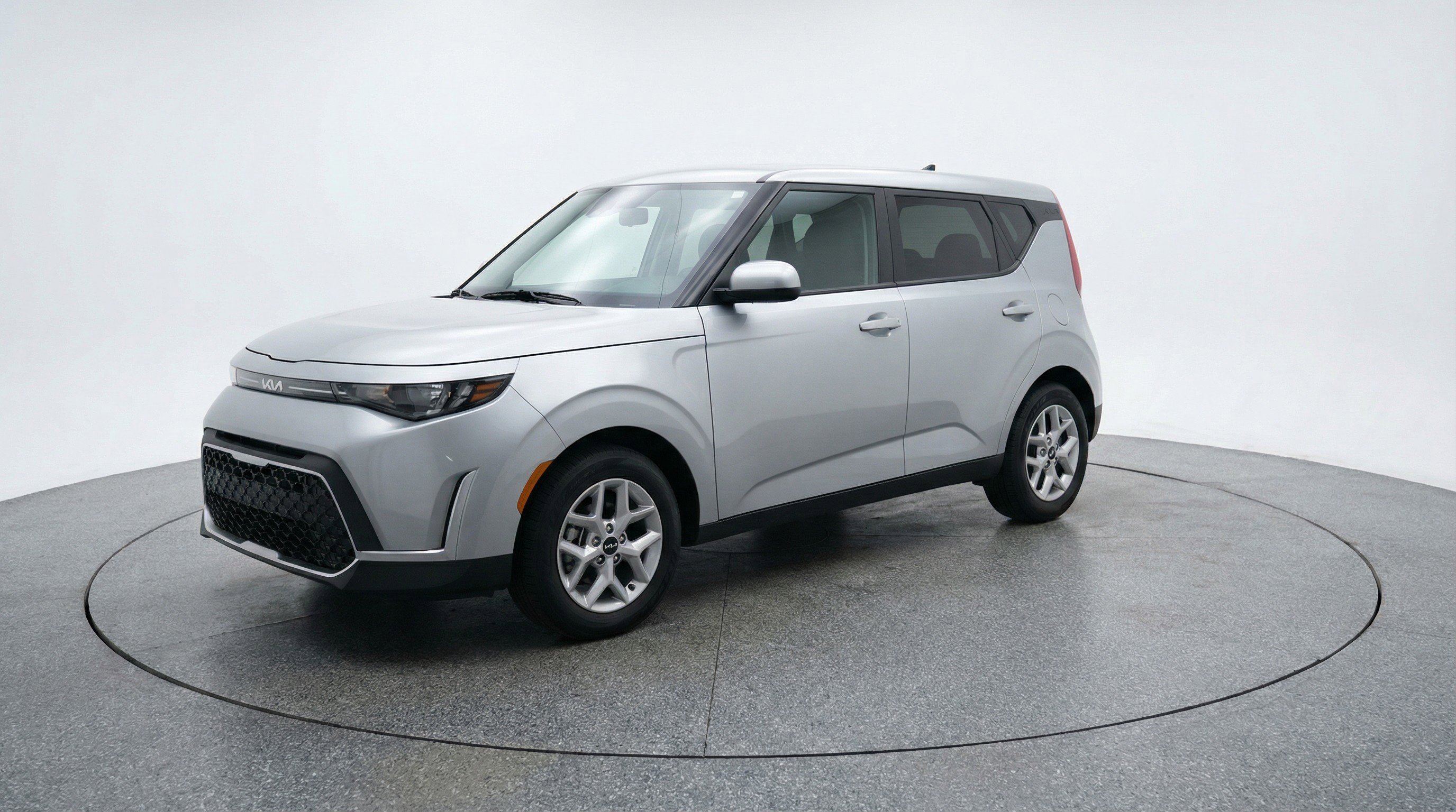 Used 2025 Kia Soul LX w/ LX Technology Package image 3