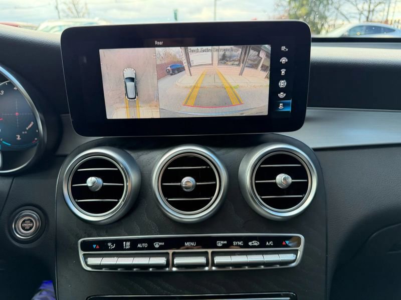 Used 2021 Mercedes-Benz GLC 300 4MATIC image 33