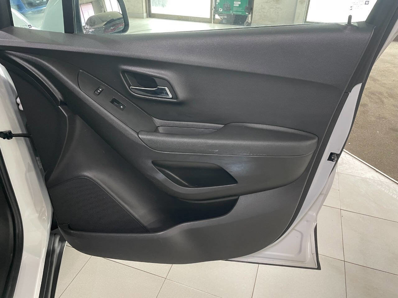 Used 2019 Chevrolet Trax LS w/ Tint and Cruise Package image 27