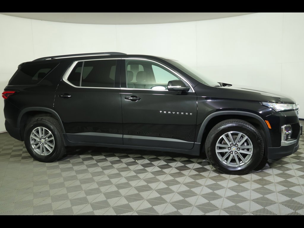 Used 2022 Chevrolet Traverse LT image 14