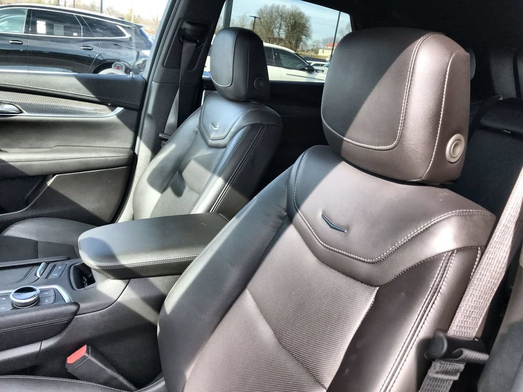 Used 2024 Cadillac XT5 Sportv w/ LPO, Floor Liner Package AWD/4WD image 11